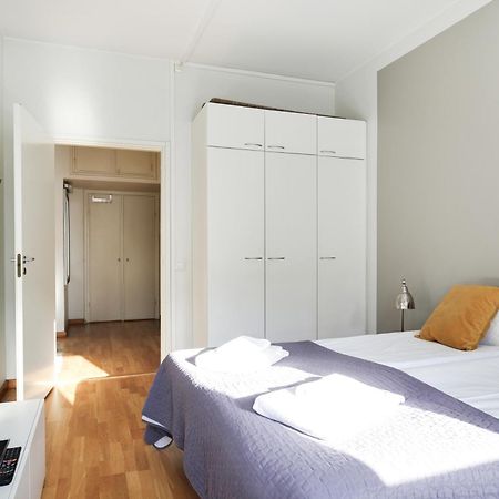 Kotimaailma Apartments Kamppi - 2Br In The City Center With Code Lock Helsinki Exterior photo