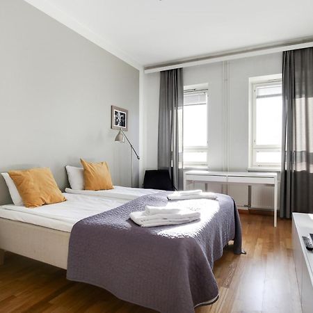 Kotimaailma Apartments Kamppi - 2Br In The City Center With Code Lock Helsinki Exterior photo