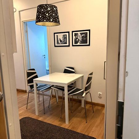 Kotimaailma Apartments Kamppi - 2Br In The City Center With Code Lock Helsinki Exterior photo