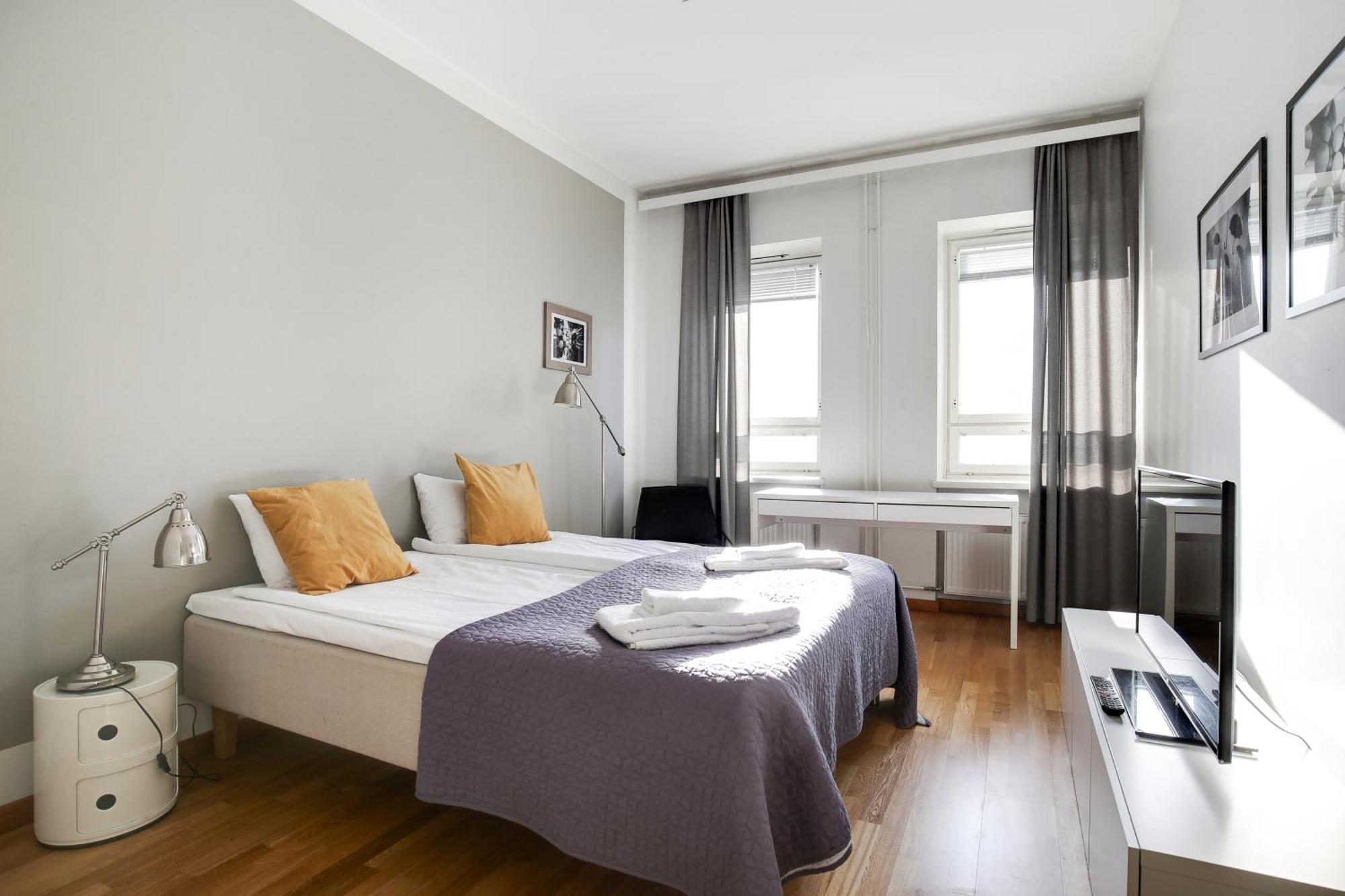 Kotimaailma Apartments Kamppi - 2Br In The City Center With Code Lock Helsinki Exterior photo