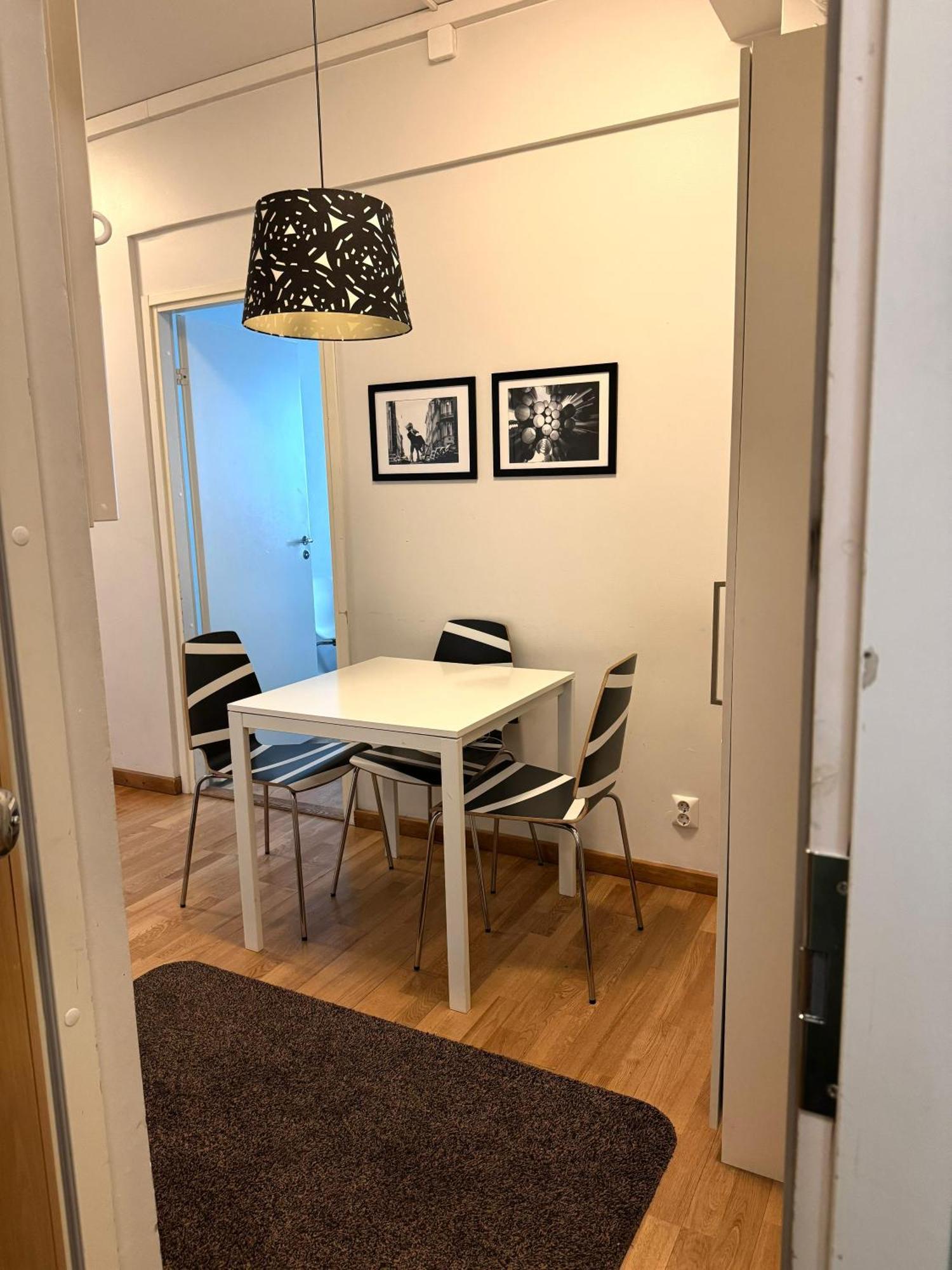 Kotimaailma Apartments Kamppi - 2Br In The City Center With Code Lock Helsinki Exterior photo