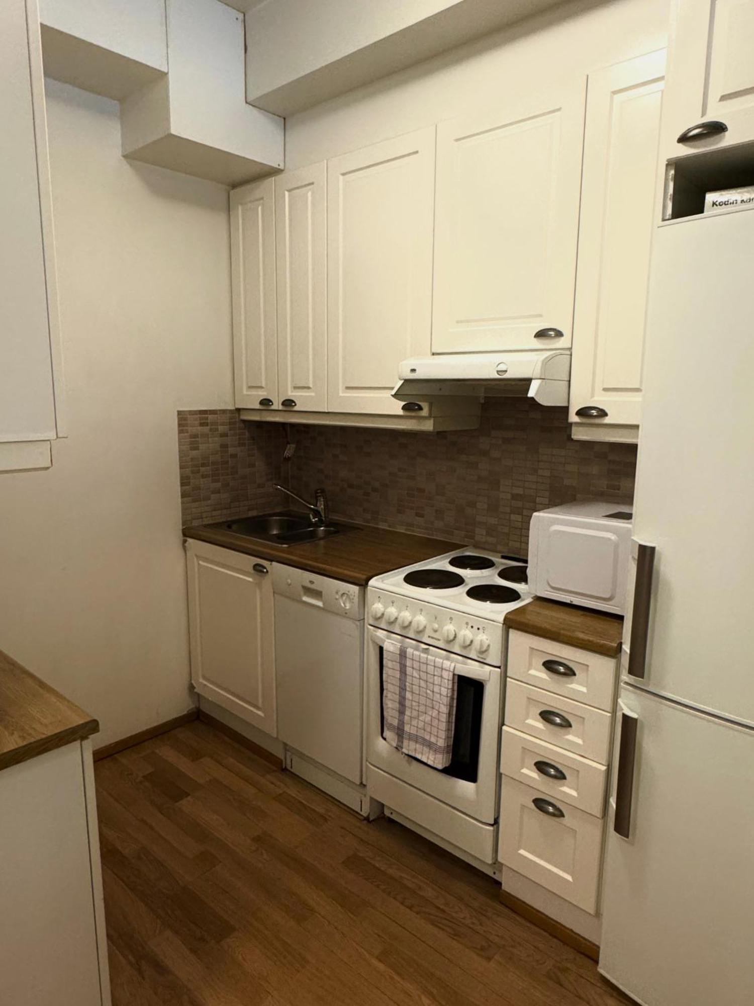 Kotimaailma Apartments Kamppi - 2Br In The City Center With Code Lock Helsinki Exterior photo