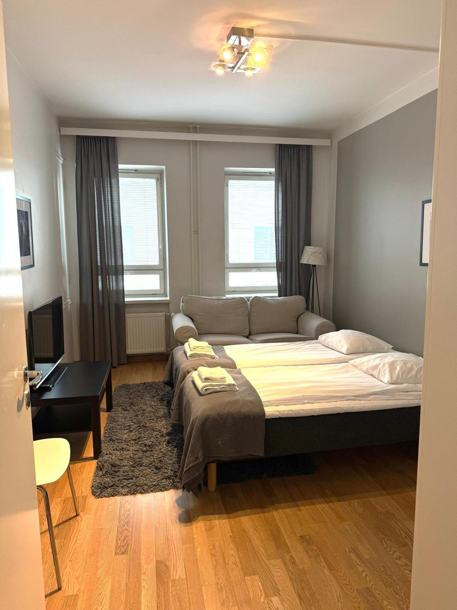 Kotimaailma Apartments Kamppi - 2Br In The City Center With Code Lock Helsinki Exterior photo